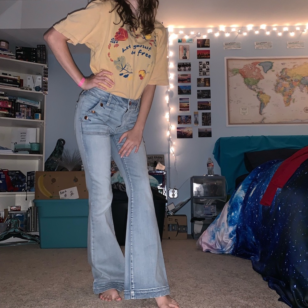 AE HIGH WAISTED BELLBOTTOMS